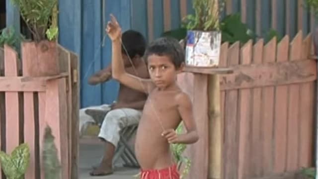 S01:E04 - Mxolisi and Joost