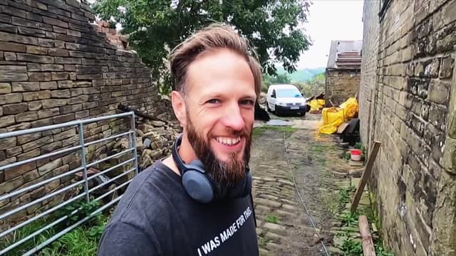 S02:E02 - A Barn Reborn