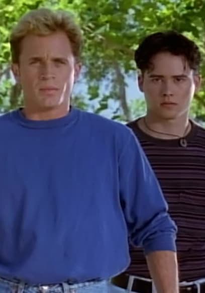 Watch Mighty Morphin Power Rangers S03:E18 - A Ranger Catastrophe (Pt ...
