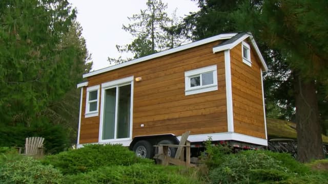 Watch Tiny House Hunters S03:E29 - Aspiring Architect Goes Tiny - Free ...