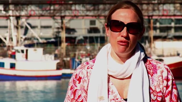 S01:E02 - Cape Town: Tavern of the Seas