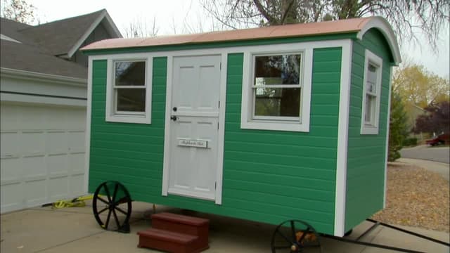 S01:E01 - Jersey City Newlyweds Search for Tiny House on Large Rural Lot