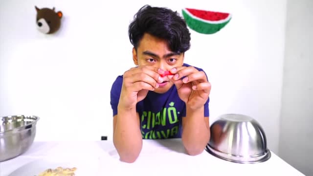 S06:E04 - Gummy Food vs. Real Food