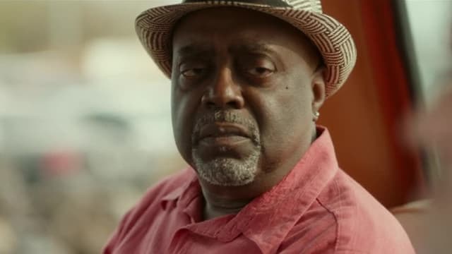 S01:E03 - The Specimen