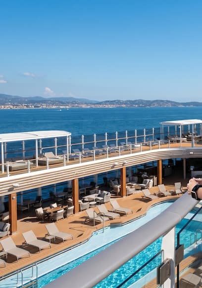 Póster de S01:E11 - I Survived a Week on Cruise Critic's WORST RATED Cruise Line