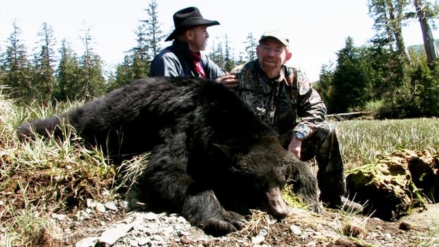 S10:E22 - Black Bears on Vancouver Island