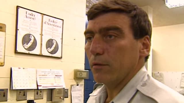 S02:E04 - You're Going to Get a Headache