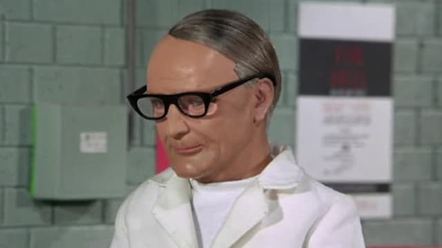 S01:E01 - A Case for the Bishop