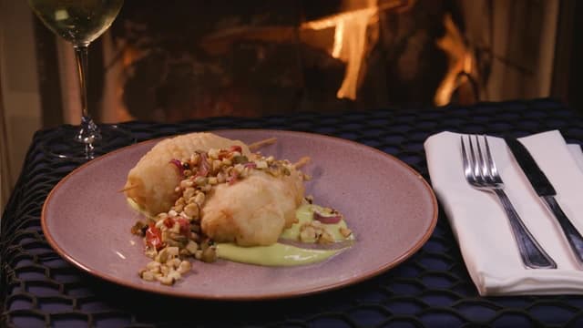 S06:E12 - Dockside Dining