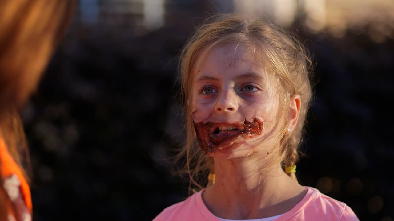 Watch Zombie World 2