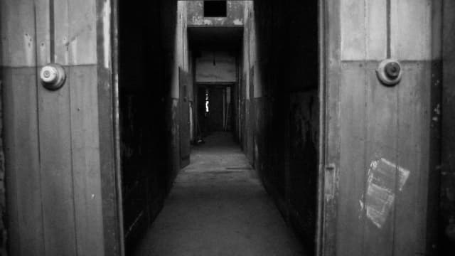 T01:C10 - S01:E10 - Bron-Y-Garth Hospital (Pt. 2)