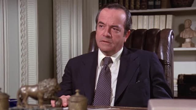 S04:E08 - Angels on the Street