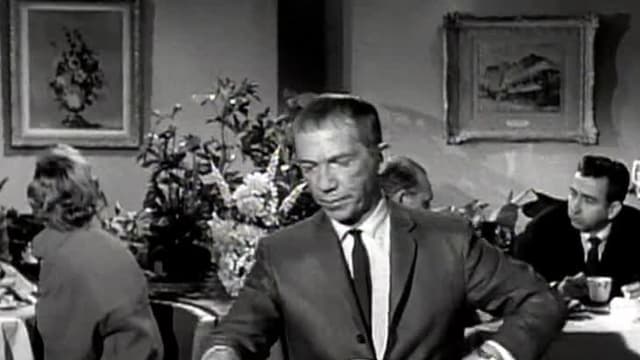 S01:E23 - An Old, Old Friend of the Family