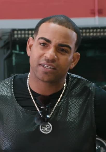 S01:E01 - Cespedes' Mercedes GLE63 poster