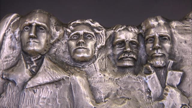 S06:E04 - To the Moon