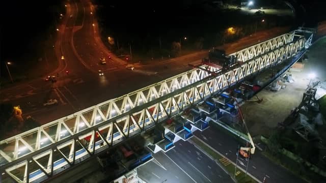 S01:E04 - Fast Tracked