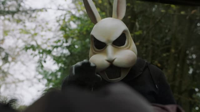 S01:E01 - The Bunny Trap
