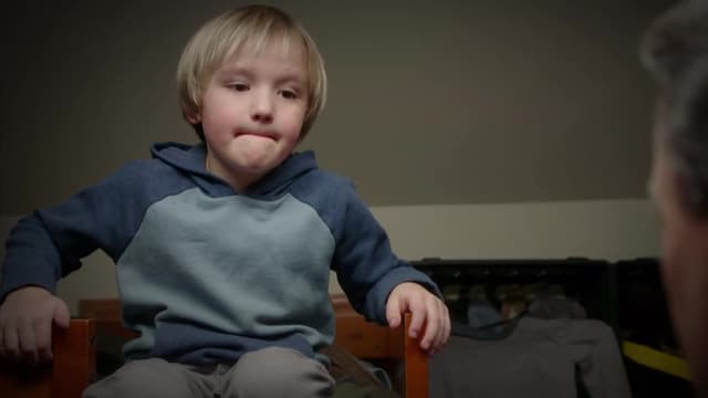 S12:E11 - The Visitors