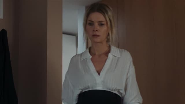 S02:E01 - Episode 1