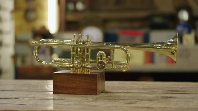 S08:E29 - Frank's Trumpet, Marriage Cupboard, Ironing Board