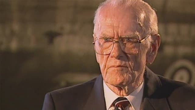 S01:E03 - The Big City, 1944-1945