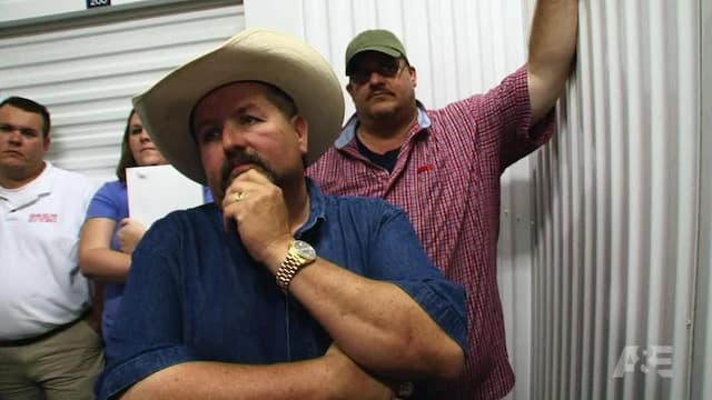 S01:E01 - Texas Sold 'Em