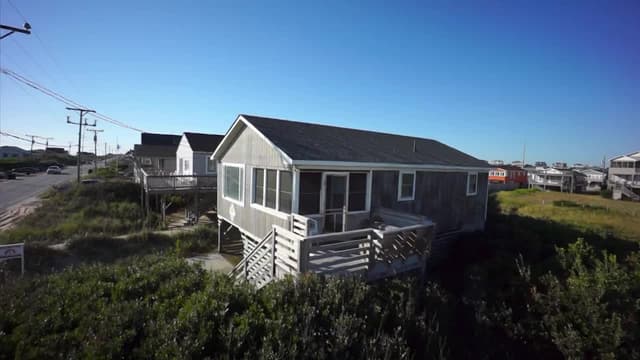 S01:E07 - Kitty Hawk Hideaway