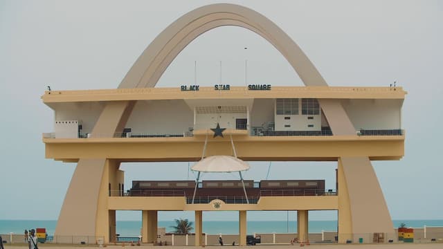 S01:E04 - Accra, Ghana II