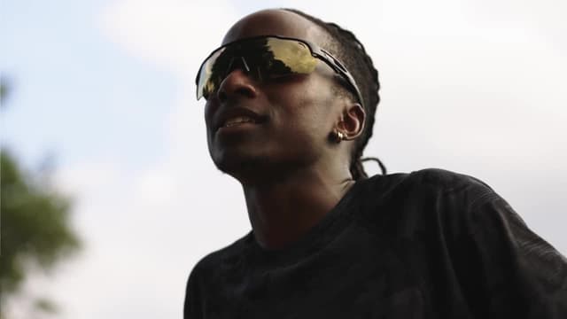 S01:E01 - The Athlete, Coach, & Jeweler