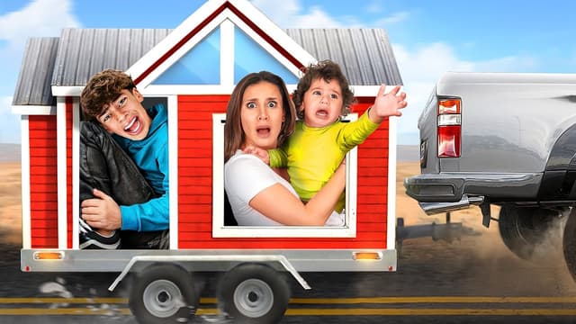 S03:E09 - Trapped in a Tiny House