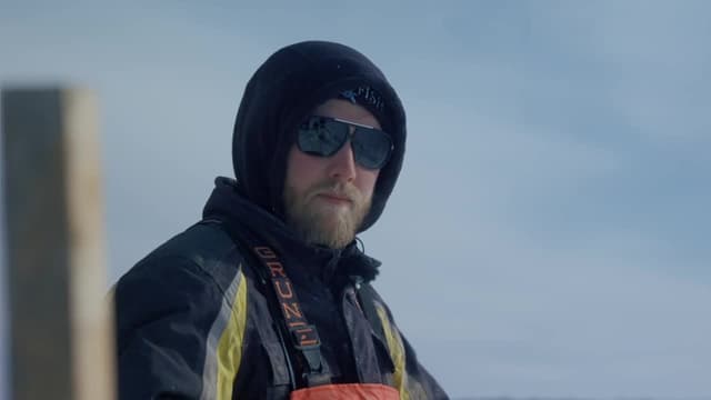 S01:E08 - Race Off the Ice