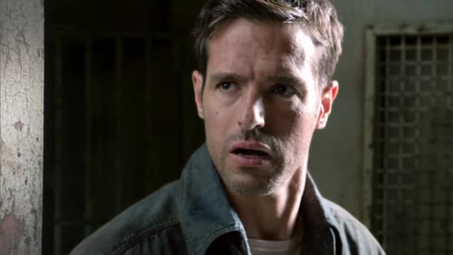 S01:E01 - Pilot