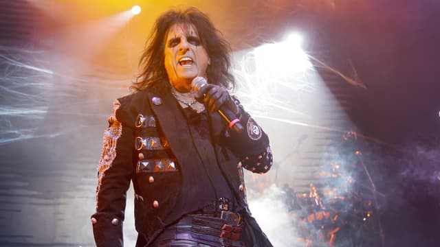 S03:E07 - Alice Cooper