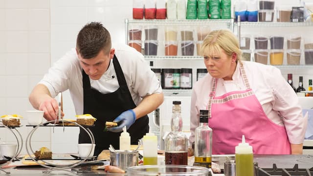 S10:E04 - Scotland Dessert