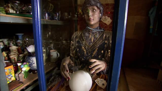 S01:E05 - Fortune Teller