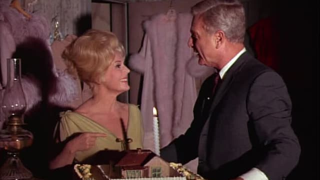 S01:E03 - The Decorator