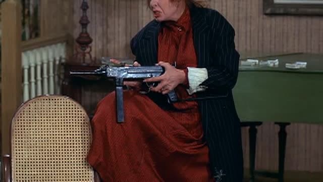 S03:E15 - Lucy and Ma Parker