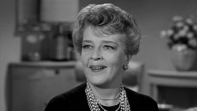 S01:E09 - Everybody's Thankful but Us Turkeys