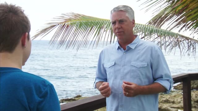 S04:E11 - Desperately Seeking Sea Views