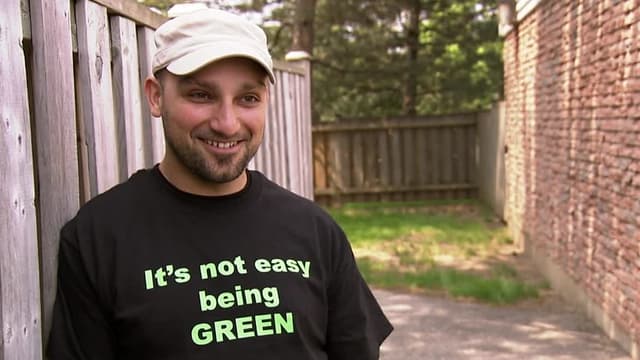 S01:E01 - Not Easy Being Green