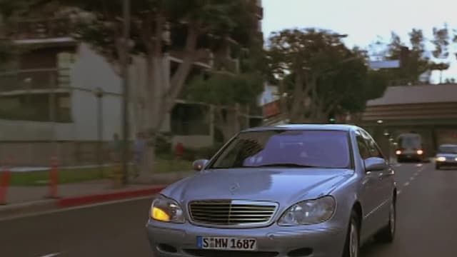 S01:E09 - Luxury Cars