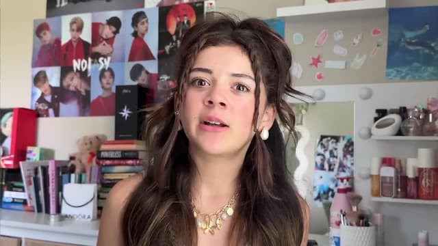 S04:E402 - The Price of Popularity