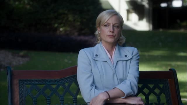 S03:E03 - Somewhere Beyond the Sea