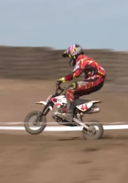 S01:E08 - Pit Bikes poster