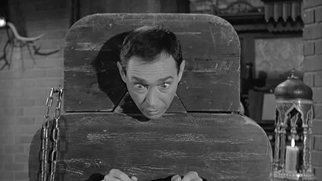 S01:E27 - The Addams Family and the Spaceman