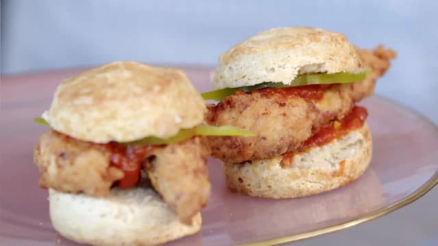 S01:E07 - Talk Derby to Me...