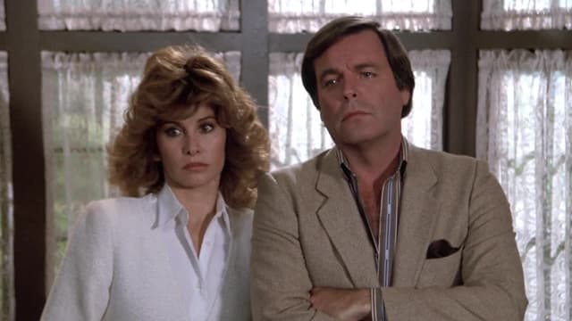 S03:E16 - The Hart of the Matter