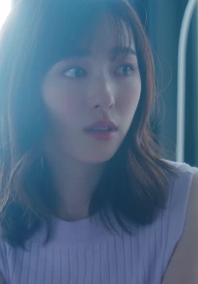 S01:E01 - Kiss & Night poster