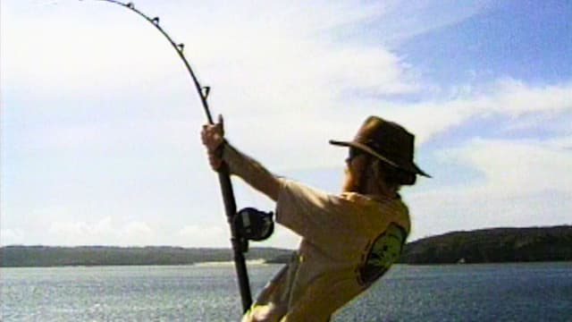S01:E19 - Marlin Off the Rocks: Australia, Fish of a Lifetime