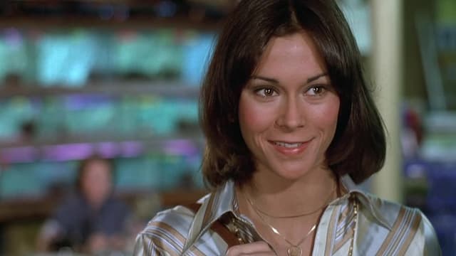 S01:E17 - Dirty Business